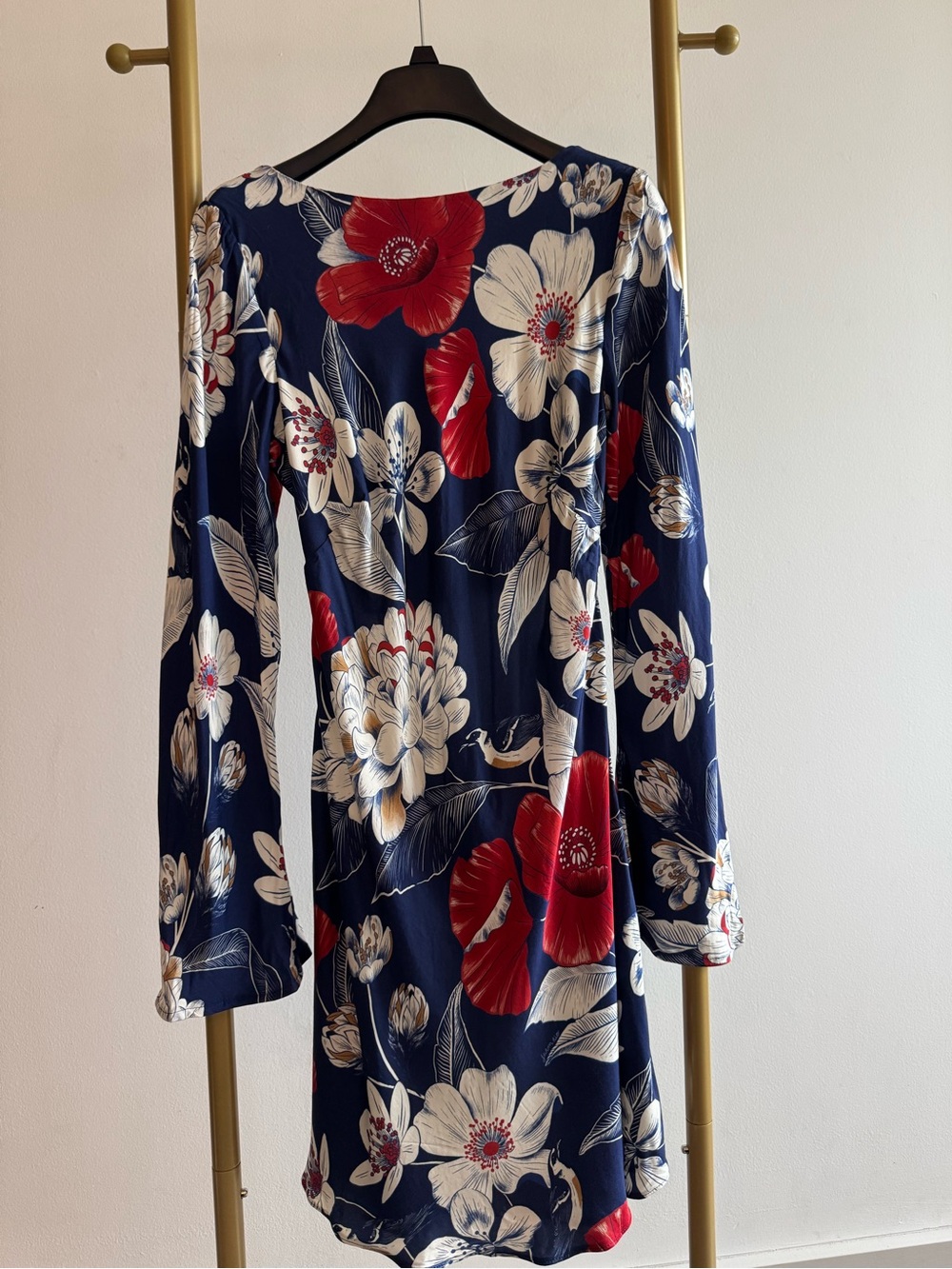 FARM Rio Navy Long-Sleeve Floral Shift Dress with Red & White Blooms